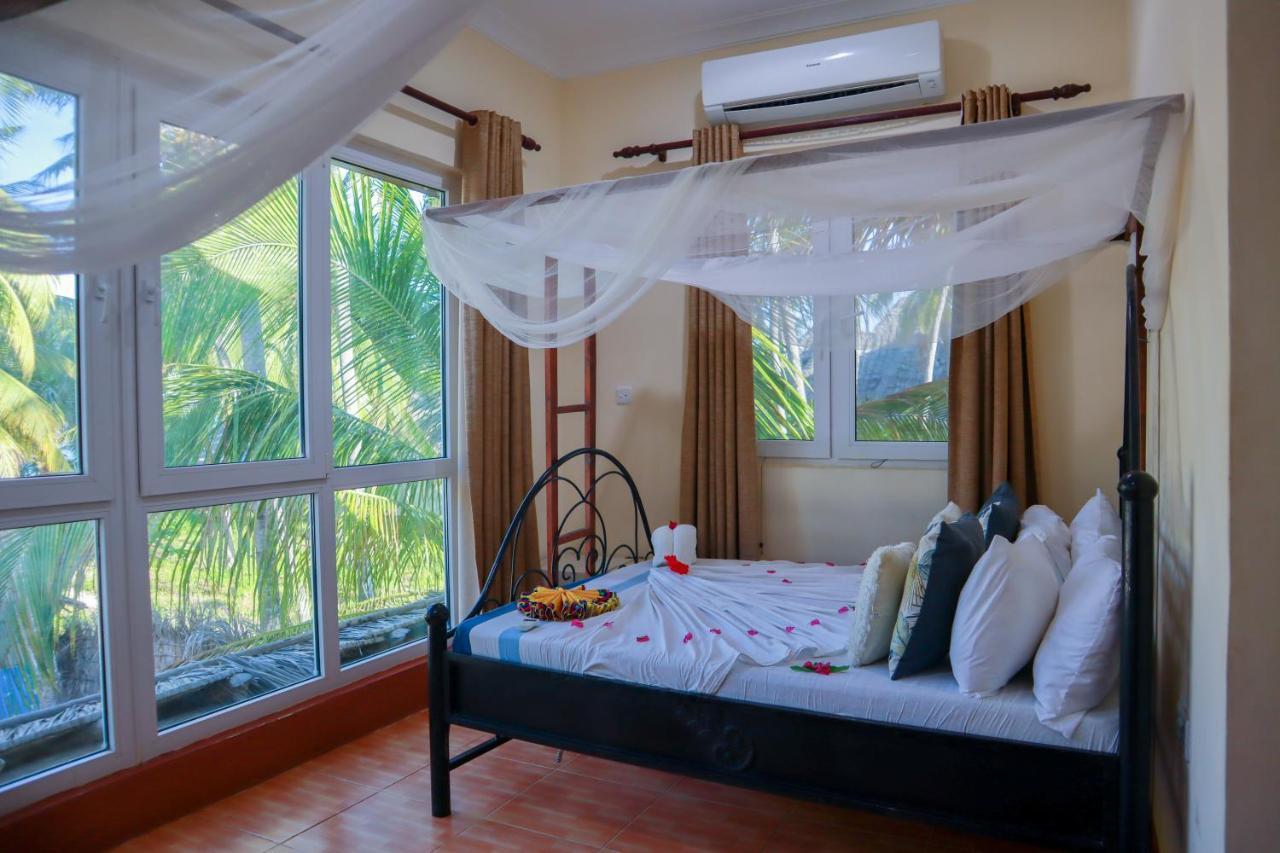 Bwejuu Beach Palm Villa Esterno foto